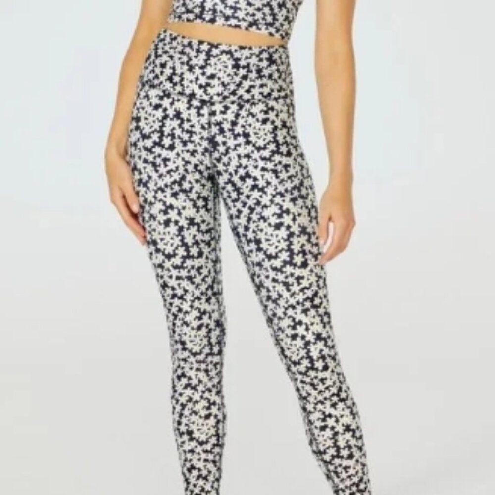Like New! Ellie Ditsy Daisies Leggings n Size S